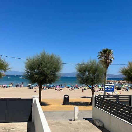 Apartamento En La Playa. Free Parking. Free Wifi L' Escala Eksteriør bilde