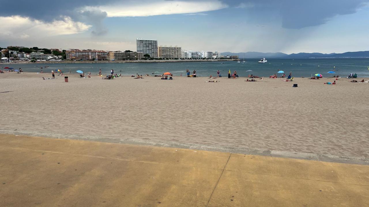 Apartamento En La Playa. Free Parking. Free Wifi L' Escala Eksteriør bilde